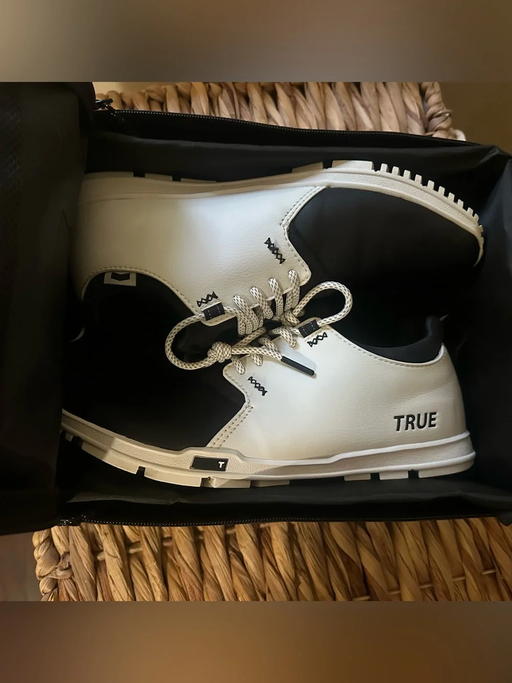 TRUE Linkwear Men's Black & White Athletic Shoe